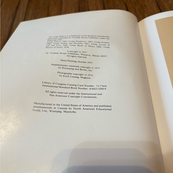 The Living Bible Tyndale 1973 Leather Paraphrased & Illustrated - Picture 11 of 16